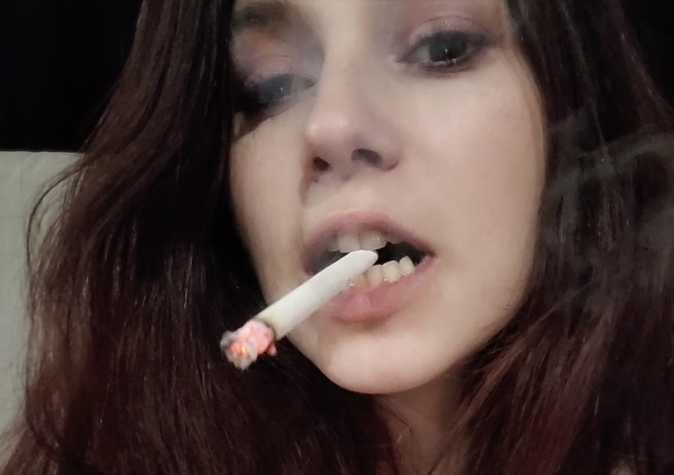 Dangling At Bedtime Real Smoking Official Site Of Real Smoking Girl Come On In